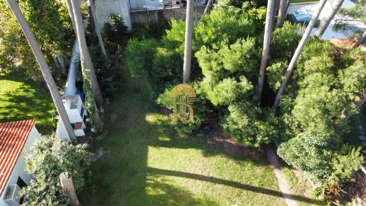 En Venta casa 3 dormitorios en Pinares, Punta del Este. -id-763-17