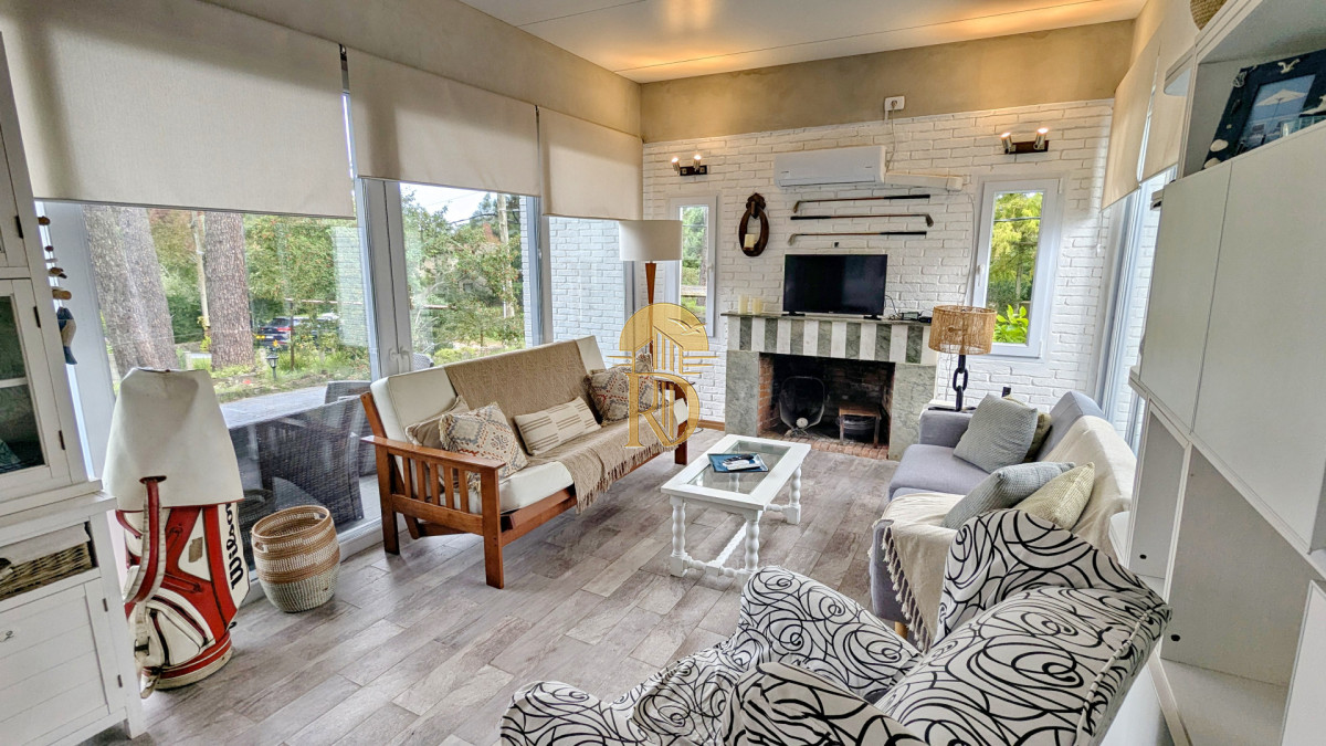 En Venta casa 3 dormitorios en Pinares, Punta del Este. -id-763-2