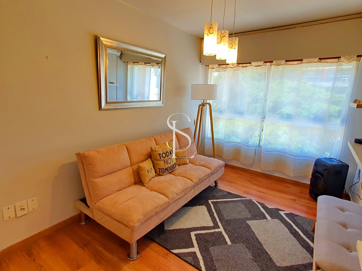 Apartamento ID.117 - En venta 2 dormitorios con parrillero y garaje en Península