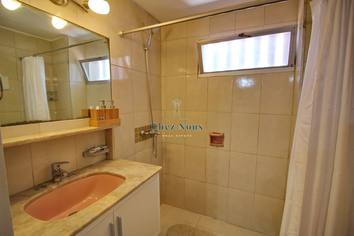 Apartamento ID.1694 - En venta apartamento 2 dormitorios con parrillero y garaje en Península, Punta del Este