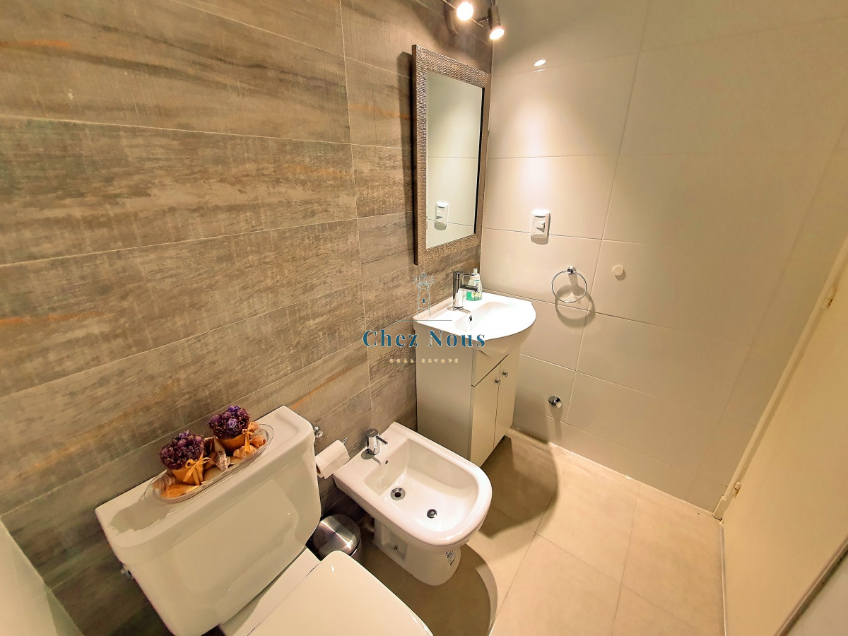 Apartamento ID.1777 - En venta apartamento reciclado 1 dormitorio con balcón y garaje en Peninsula, Punta del Este