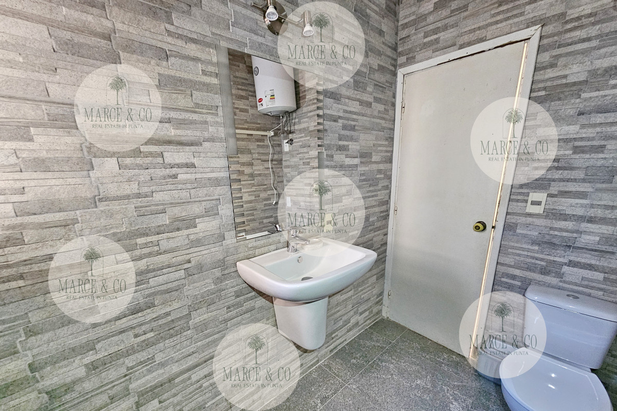 Apartamento ID.2222 - DEPARTAMENTO EN VENTA, 1 DORMITORIO, SOBRE CALLE 20, PENÍNSULA. BAJOS GASTOS COMUNES!! 