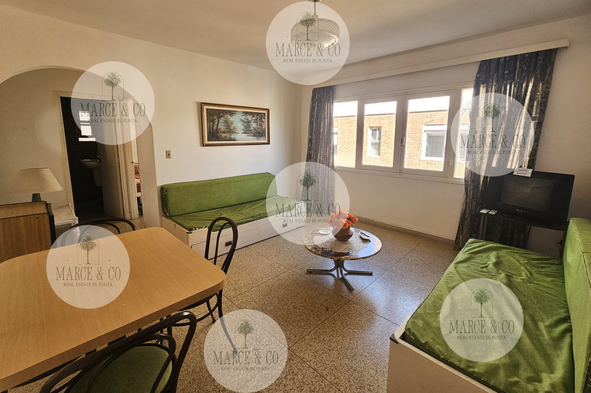 Apartamento ID.2222 - DEPARTAMENTO EN VENTA, 1 DORMITORIO, SOBRE CALLE 20, PENÍNSULA. BAJOS GASTOS COMUNES!! 