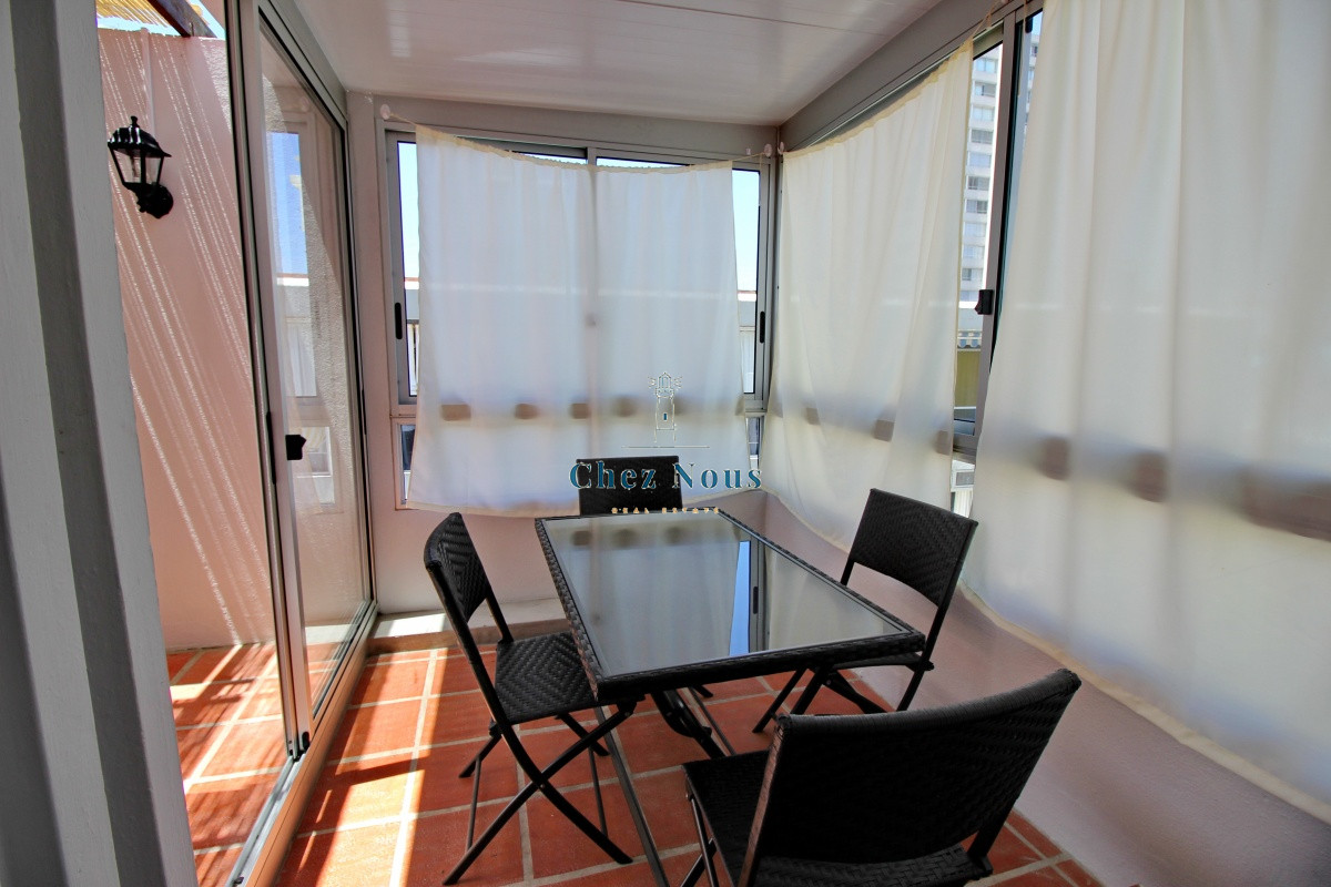 Apartamento ID.1694 - En venta apartamento 2 dormitorios con parrillero y garaje en Península, Punta del Este