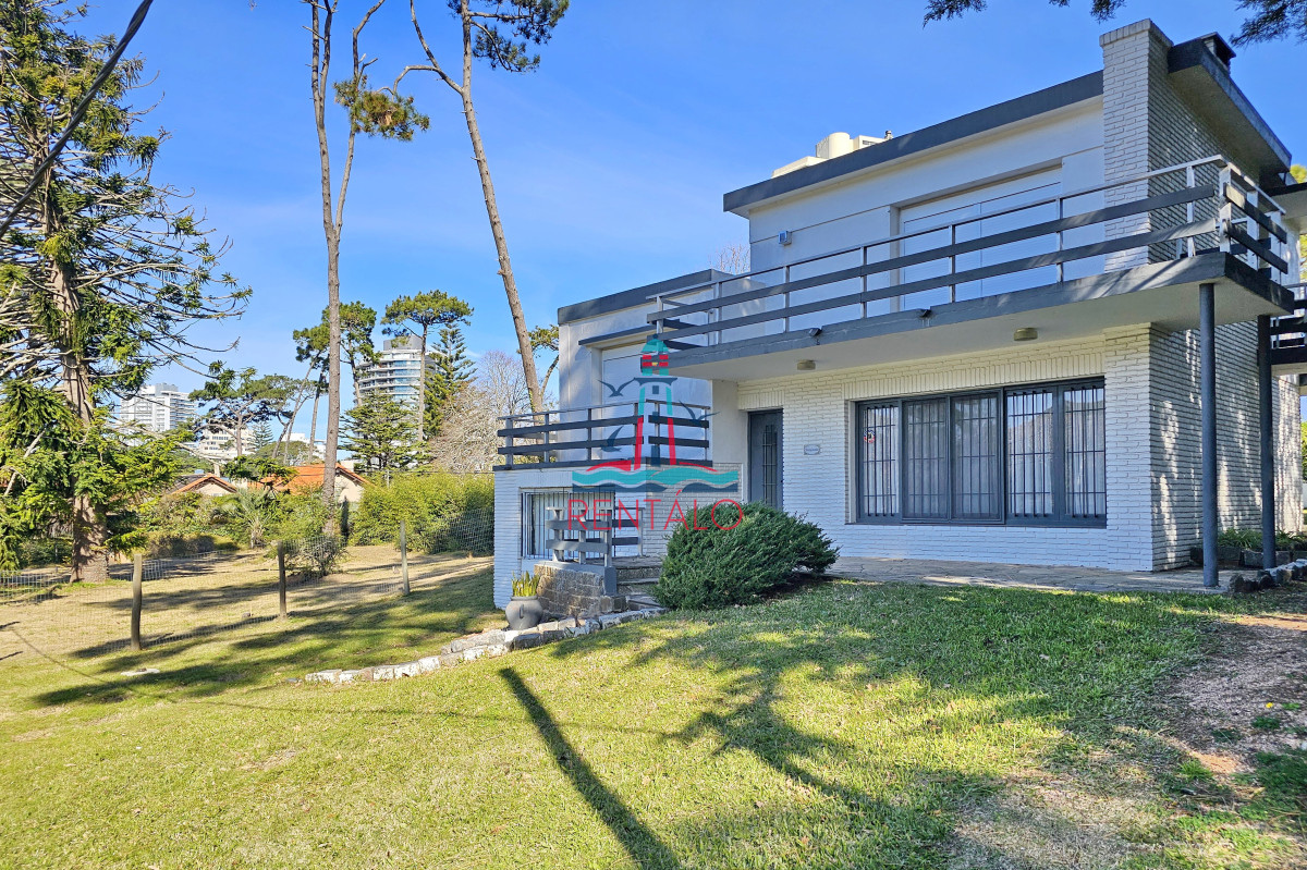 Casa ID.266 - Vendo casa 4 dormitorios en zona Shopping, Lugano, Punta del Este