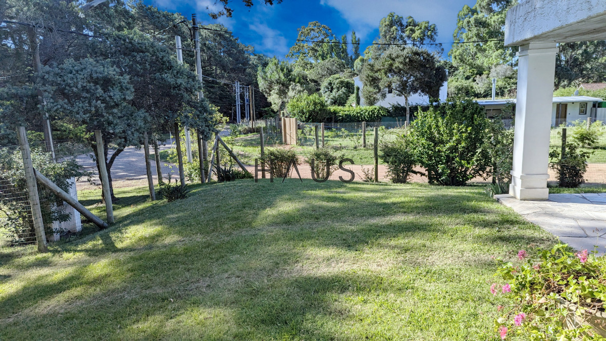 Casa ID.75 - En venta casa de 3 dormitorios y 3 baños en Rincon del indio, Punta del Este.