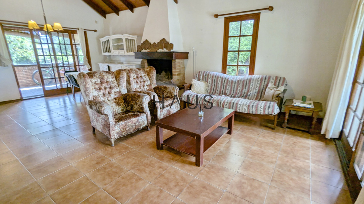 Casa ID.506 - Venta de casa 3 dormitorios en barrio cantegril Punta del este, Maldonado, cerca de playa Mansa