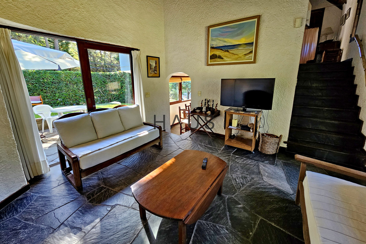 Casa ID.75 - En venta casa de 3 dormitorios y 3 baños en Rincon del indio, Punta del Este.