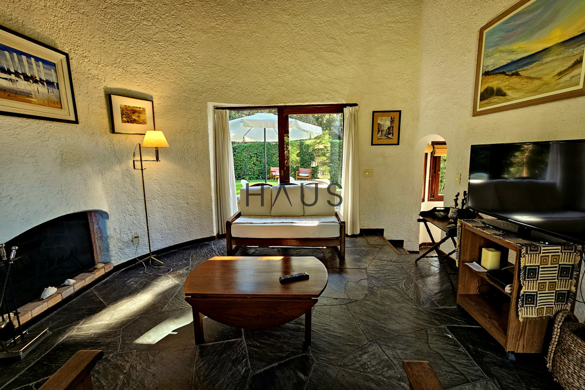 Casa ID.75 - En venta casa de 3 dormitorios y 3 baños en Rincon del indio, Punta del Este.