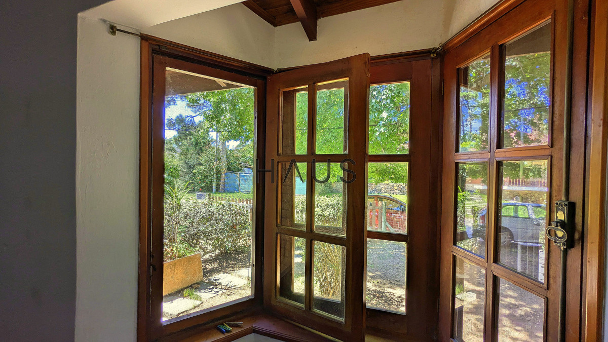 Casa ID.506 - Venta de casa 3 dormitorios en barrio cantegril Punta del este, Maldonado, cerca de playa Mansa