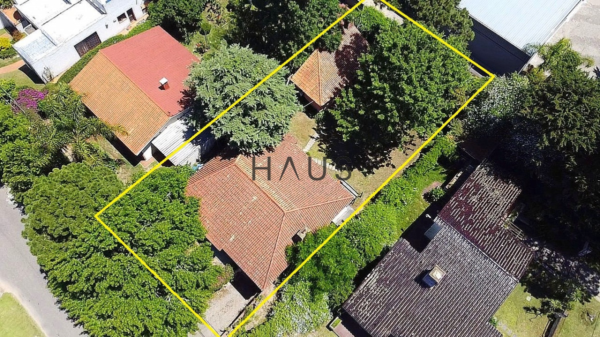 Casa ID.506 - Venta de casa 3 dormitorios en barrio cantegril Punta del este, Maldonado, cerca de playa Mansa