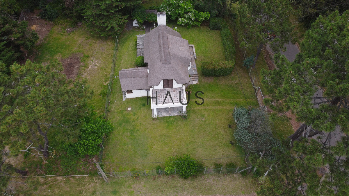 Casa ID.75 - En venta casa de 3 dormitorios y 3 baños en Rincon del indio, Punta del Este.