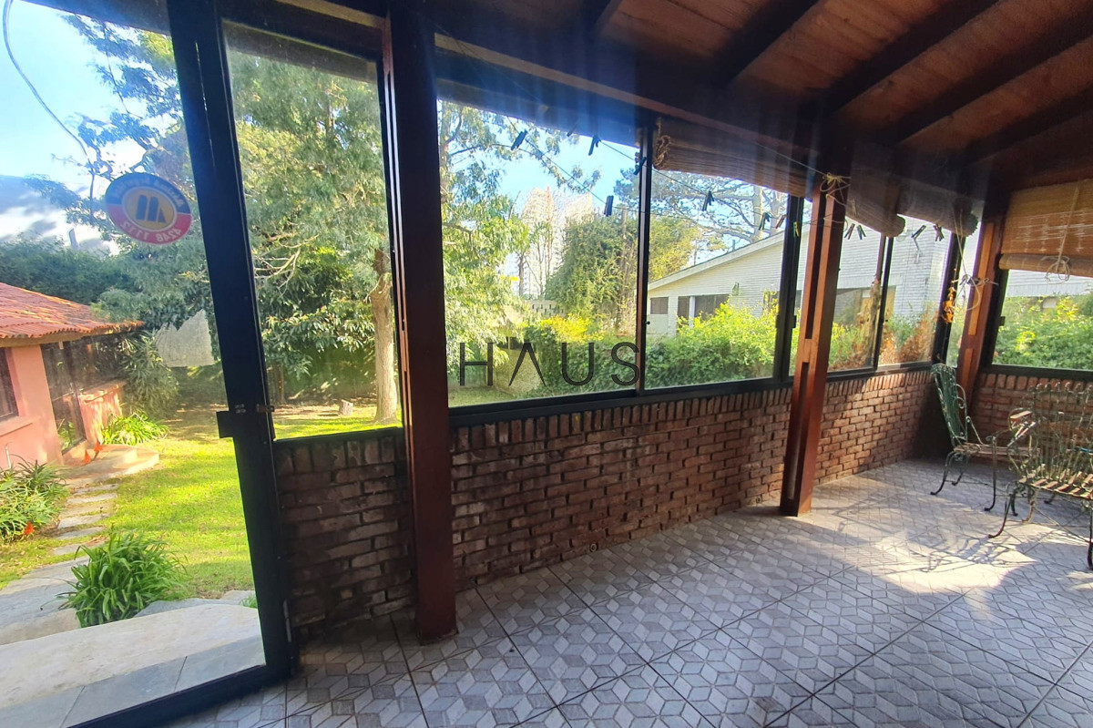 Casa ID.506 - Venta de casa 3 dormitorios en barrio cantegril Punta del este, Maldonado, cerca de playa Mansa