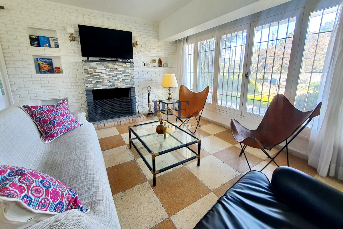 Casa de 4 Dormitorios en la zona del Shopping. Punta del Este. - Imagen 2