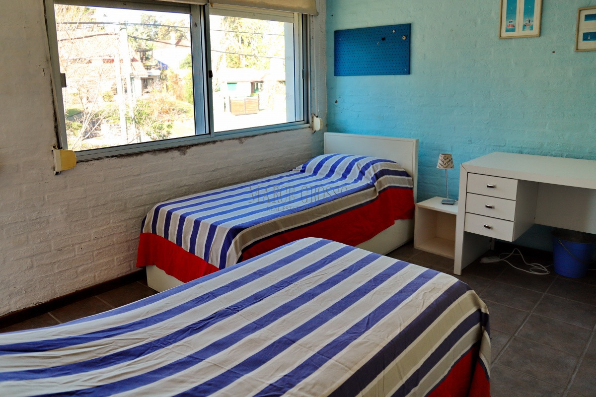 Casa ID.168 - En venta casa 4 dormitorios, con piscina climatizada en Pinares, Punta del Este