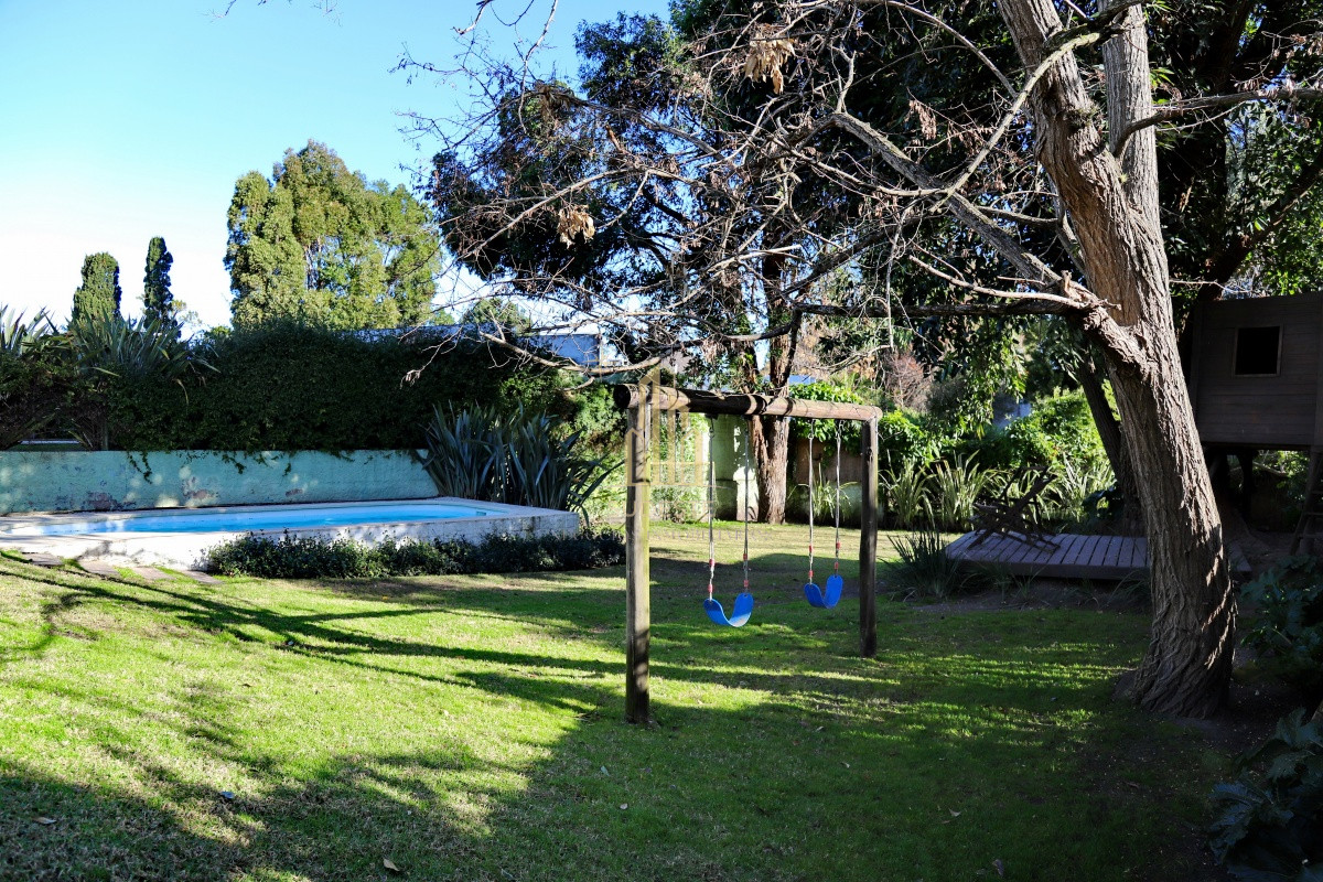 Casa ID.54 - En venta casa 4 dormitorios, con piscina climatizada en Pinares, Punta del Este