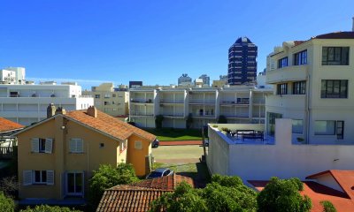 Vendo apartamento 1 dormitorio y medio peninsula punta del este cochera garage