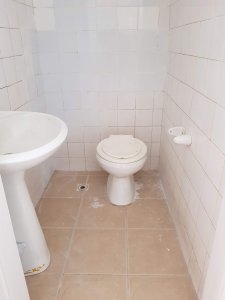 en venta local a la calle con baño en peninsula, punta del este. - zen6641l