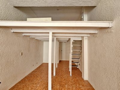 en venta local a la calle con baño en peninsula, punta del este. - zen6641l