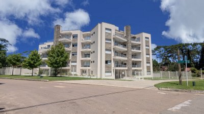 VENTA DE APARTAMENTO DE 2 DORMITORIOS EN SAN RAFAEL PUNTA DEL ESTE 