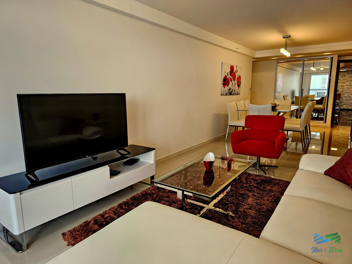 Apartamento disponible verano 2025, dos dormitorios, con servicios, Brava, Punta del este. 