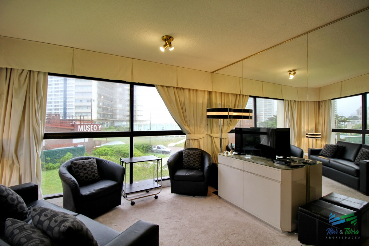 Apartamento ID.663 - Alquilo apartamento 1 dormitorio frente al mar, playa brava, Punta del Este