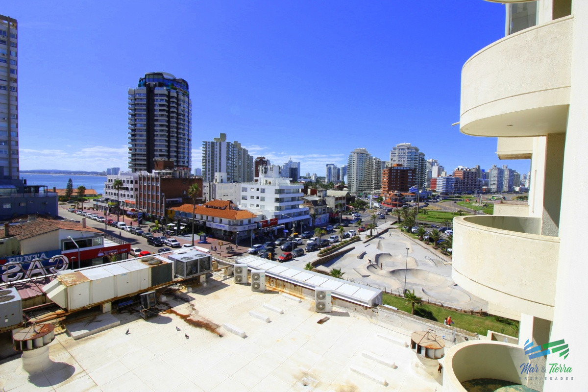 Apartamento ID.4201 - Venta de apartamento en la Península de Punta del este 1 dormitorio 1 baño reciclado