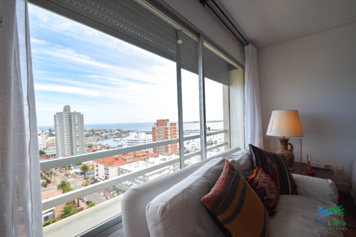 Apartamento ID.2457 - Apartamento de 3 dormitorios con vista al mar ,Punta del Este