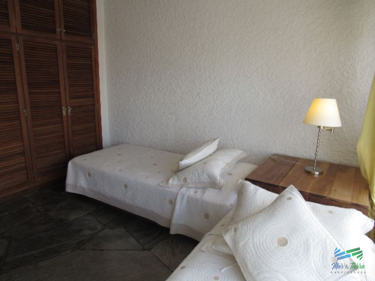 Apartamento ID.2596 - Vendo apartamento 3 dormitorios con vista al puerto en Peninsula, Punta del Este.