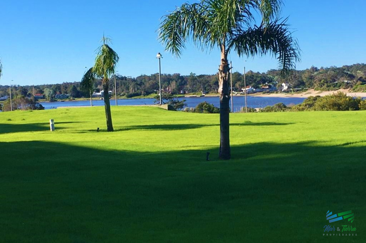 Apartamento ID.5088 - DEPARTAMENTO CON PISCINA PROPIA EN VENTA, 3 DORMITORIOS EN SUITE, PUNTA DEL ESTE 