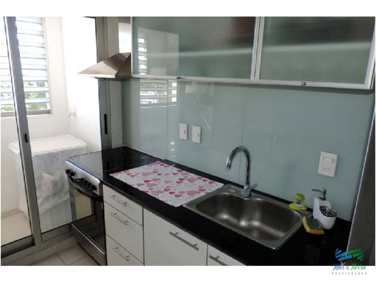 Apartamento ID.2361 - En venta.. Muy lindo apartamento sobre Av. Roosevelt, Punta del Este