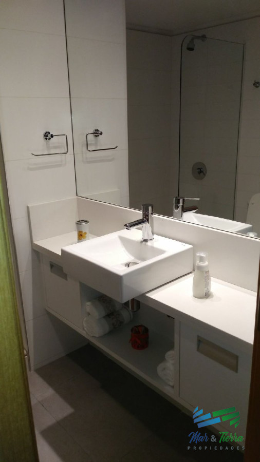 Apartamento ID.2105 - En alquiler , imperdible oportunidad.. en torre con excelentes servicios.