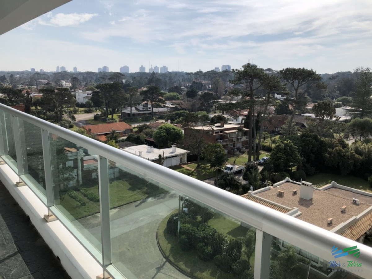 Apartamento ID.2275 - En venta.. piso intermedio, planta amplia muy luminosa, en excelente condiciones.