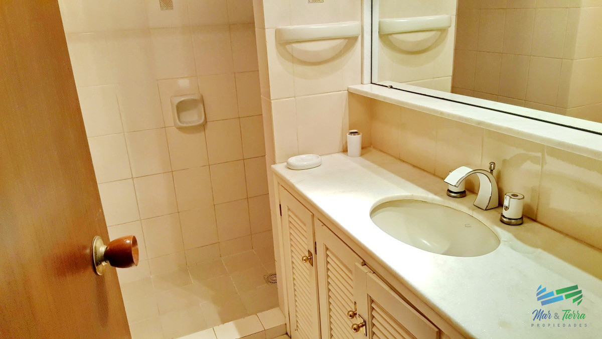 Apartamento ID.1243 - Vendo apartamento 3 dormitorios, frente al mar en Peninsula, Punta del Este