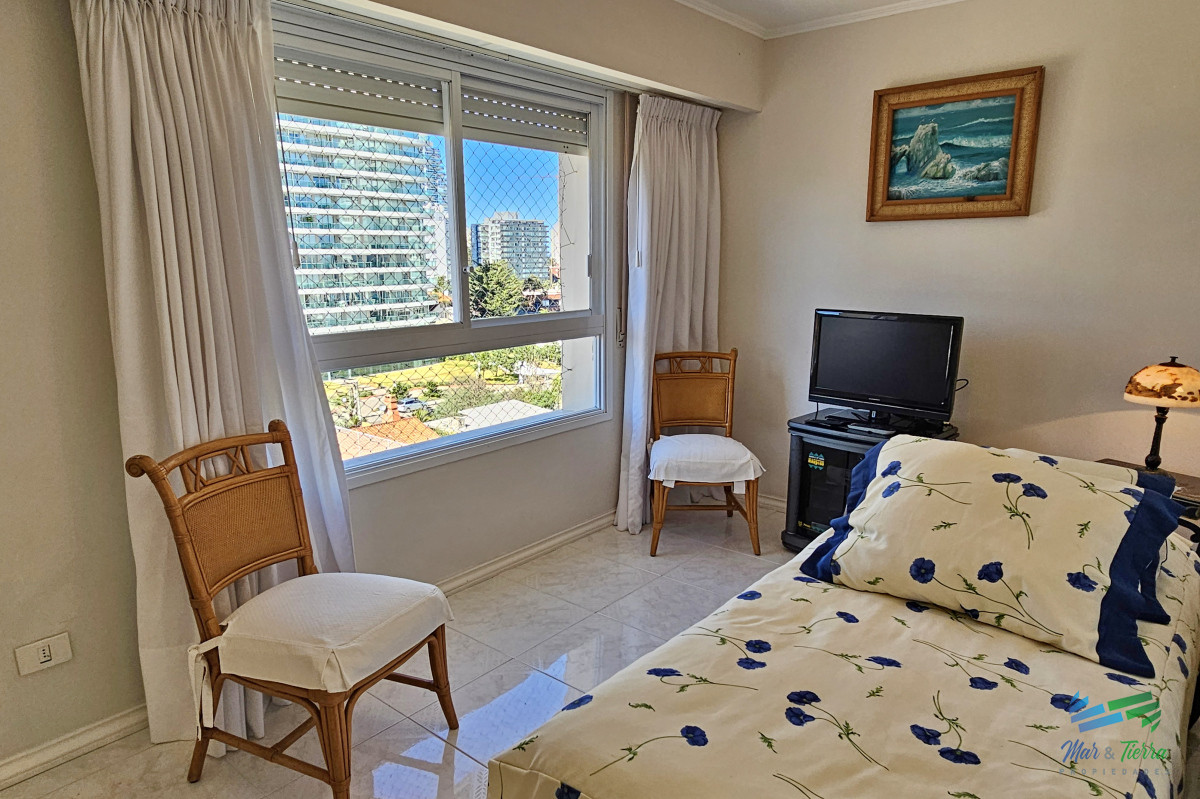 Apartamento ID.51 - Apartamento en Alquiler y Venta, playa mansa- Punta del Este 