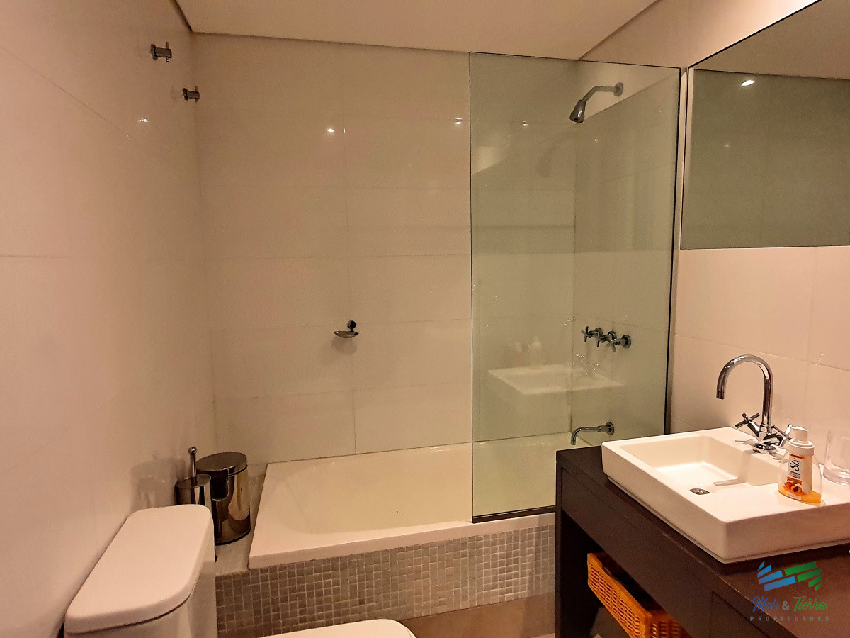 Apartamento ID.3062 - Vendo apartamento de 2 dormitorios y 3 baños. Rincón del Indio, Punta del Este.