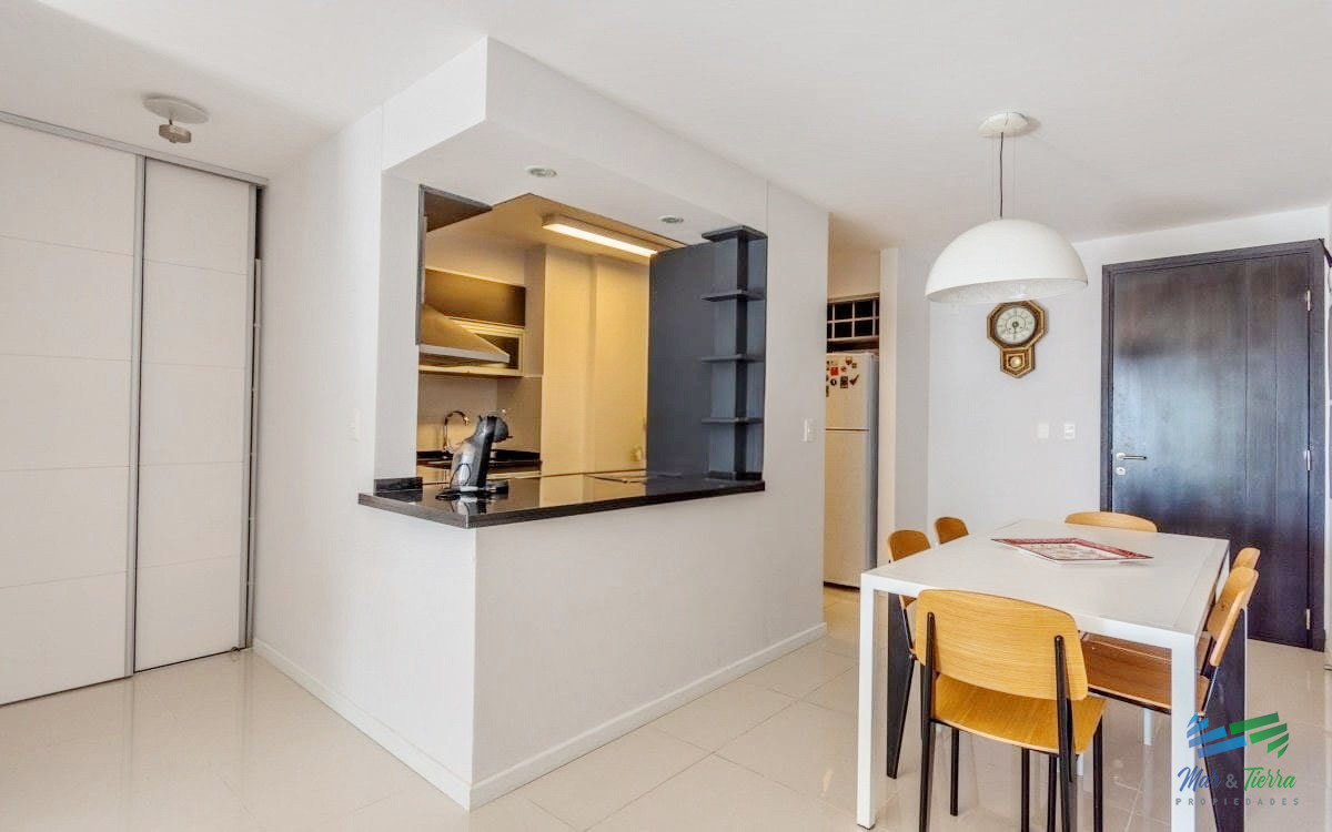 Apartamento ID.4125 - Venta apartamento de 2 dormitorios y medio con gran terraza en Playa Brava Punta del este