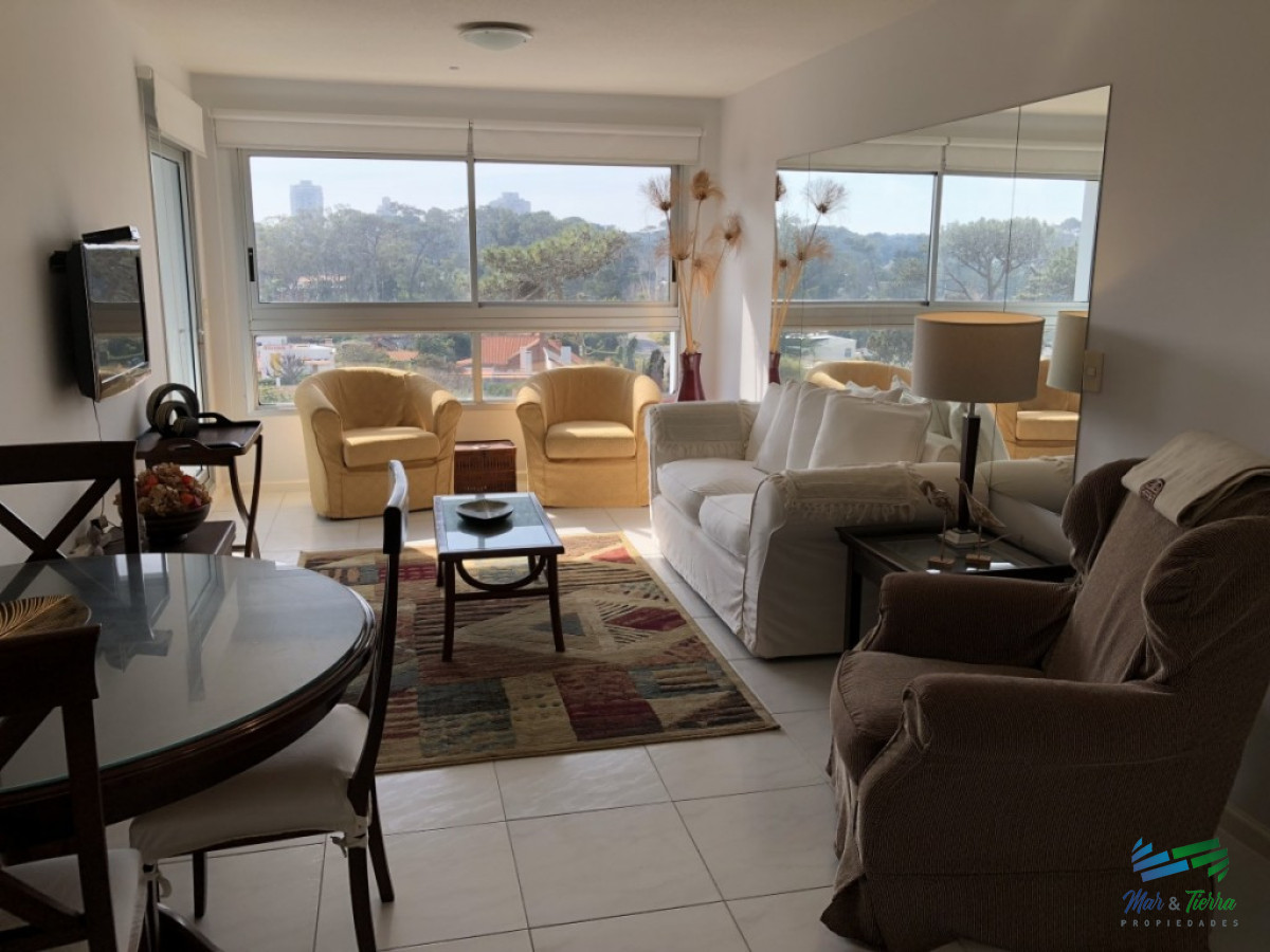 Apartamento ID.2275 - En venta.. piso intermedio, planta amplia muy luminosa, en excelente condiciones.