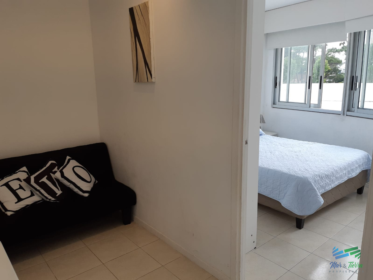 Apartamento ID.2786 - Vendo apartamento 1 dormitorio, edificio con servicios, en Roosevelt, Punta del Este.
