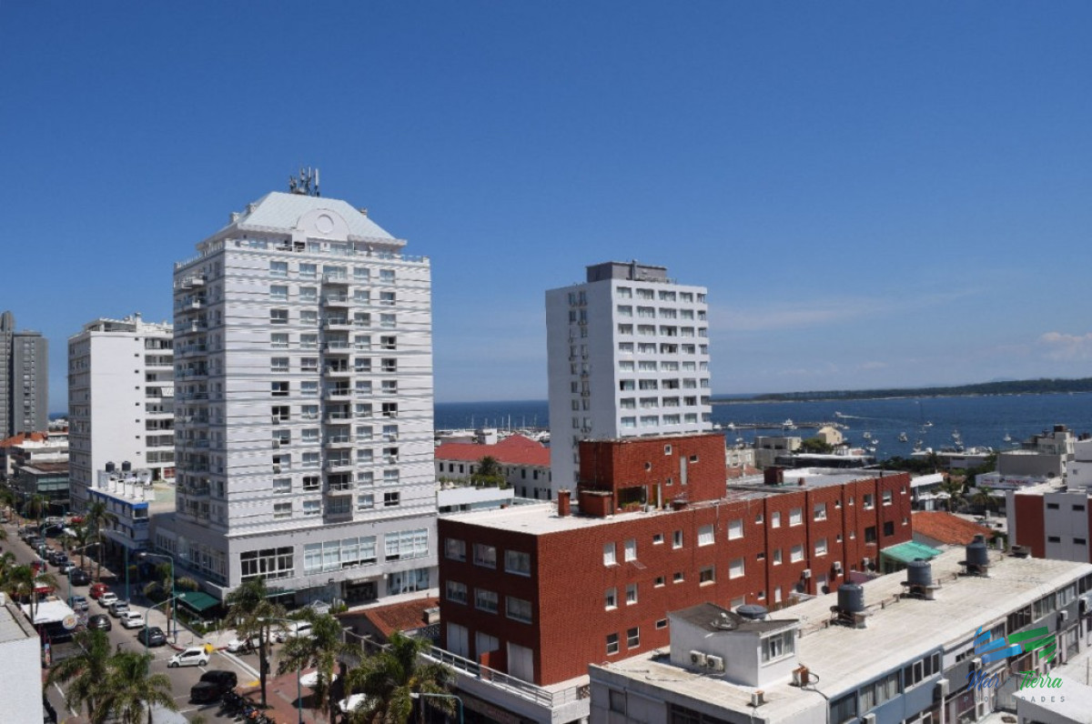 Apartamento ID.2321 - SE VENDE APARTAMENTO 1 DORMITORIO EN PENINSULA, PUNTA DEL ESTE CON MUY LINDA VISTA.
