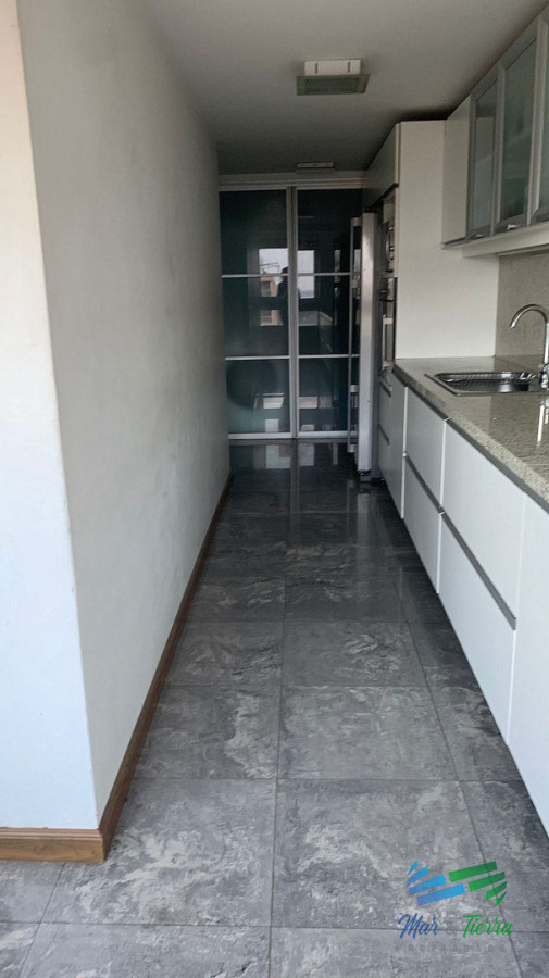 Apartamento ID.5720 - Venta de apartamento 3 dormitorios en Roosevelt Punta del Este