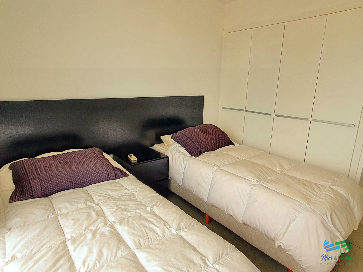 Apartamento ID.7 - Vendo apartamento 3 dormitorios con parrillero propio y servicios en Punta del Este
