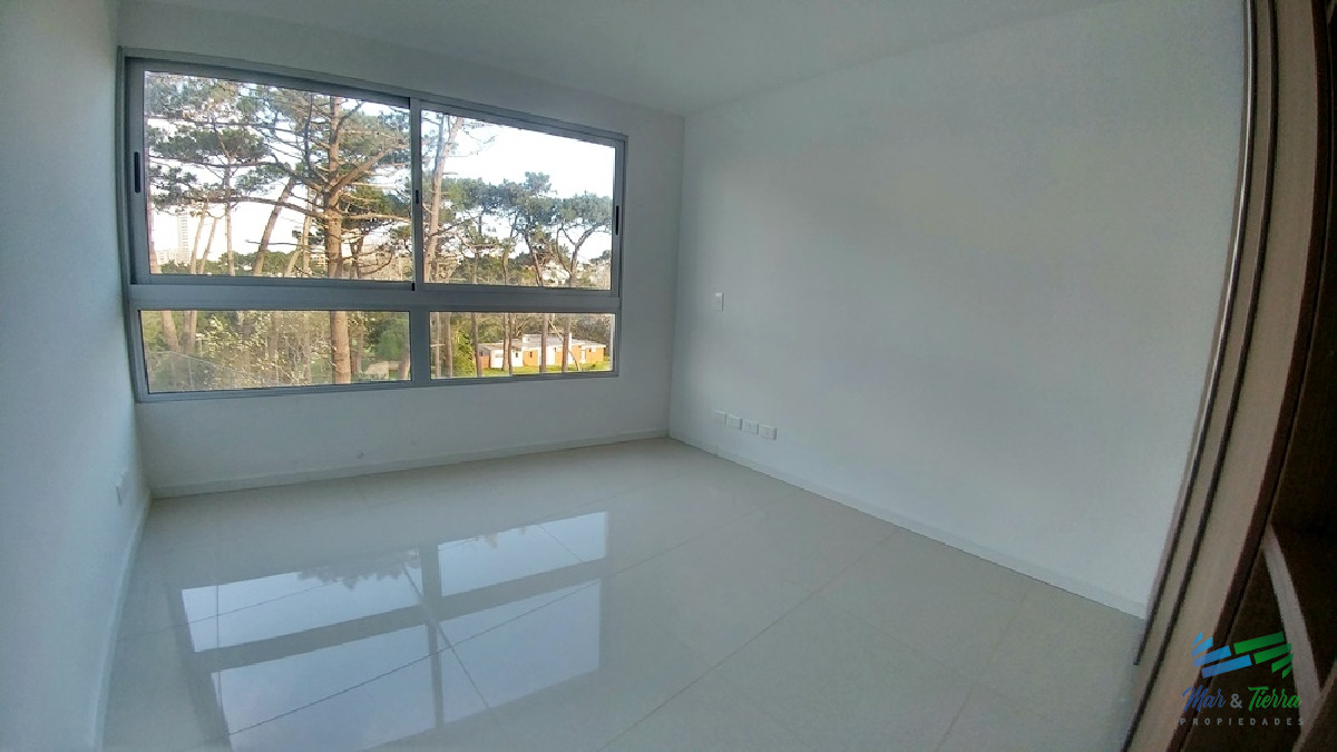 Apartamento ID.2136 - Edificio de categoría, con excelente renta... oportunidad!!!