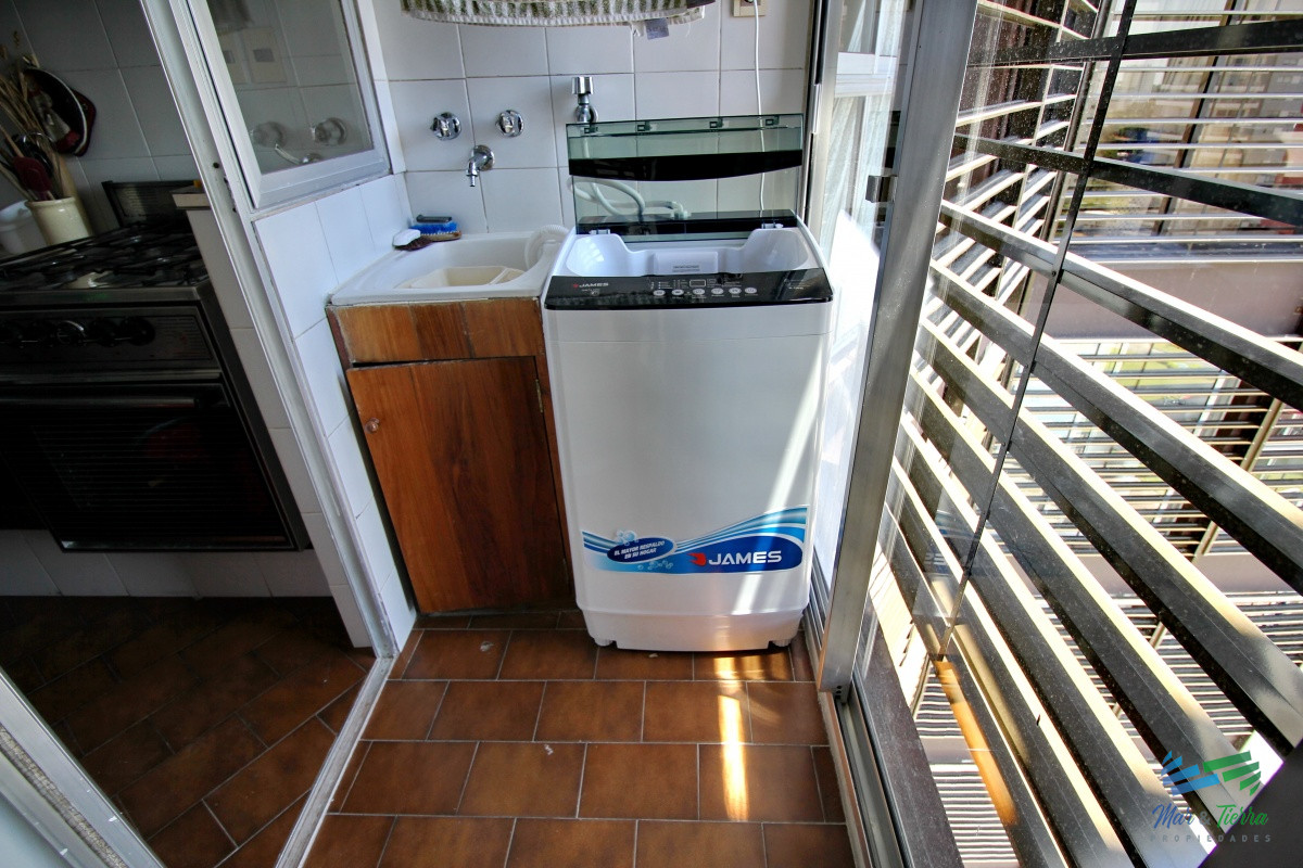 Apartamento ID.2712 - En alquiler, piso alto , primera línea sobre la brava!!!