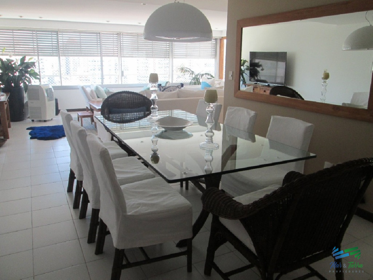 Apartamento ID.2152 - Excelente oportunidad... torre de categoría, con excelentes servicios, ubicado en primera línea sobre playa brava