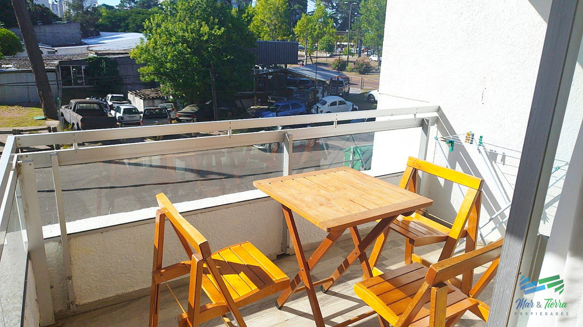 Apartamento ID.5096 - Venta de apartamento 2 dormitorios 2 baños sobre Avenida Roosevelt Punta del Este