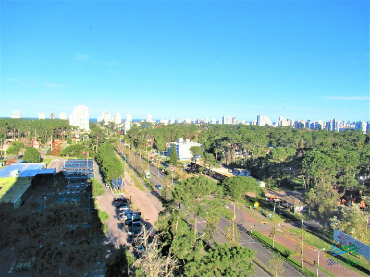 Apartamento ID.1513 - Dpto.reciclado, amplio y luminoso, con vistas de casi 360º.