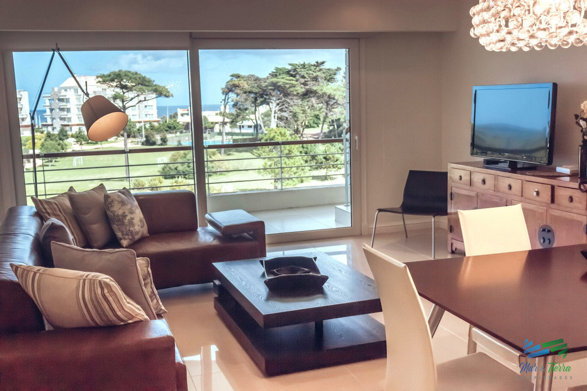 Apartamento ID.3947 - Venta de apartamento dúplex en complejo Veramansa sobre playa Mansa de punta del Este