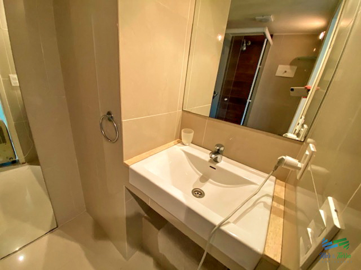 Apartamento ID.3049 - Apartamento de 3 dormitorios con vista al mar ,Punta del Este