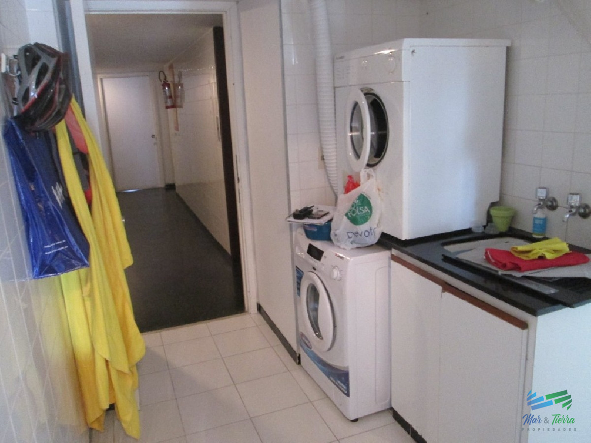 Apartamento ID.2152 - Excelente oportunidad... torre de categoría, con excelentes servicios, ubicado en primera línea sobre playa brava